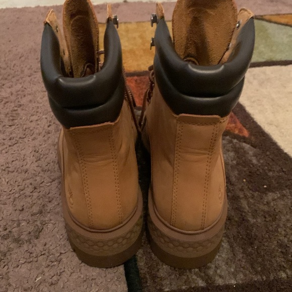 Women’s size 7 timberland boots! NWT - Picture 4 of 5